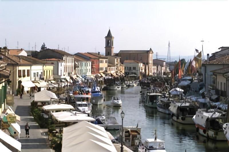 Hotel Trevi Cesenatico Exterior photo