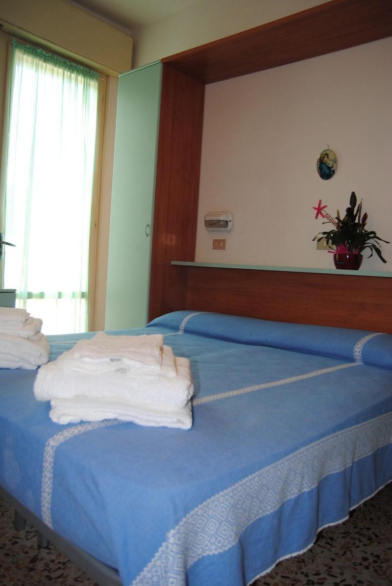 Hotel Trevi Cesenatico Exterior photo
