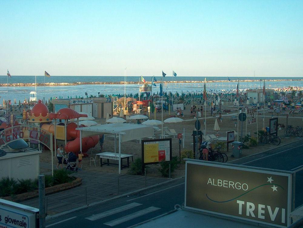 Hotel Trevi Cesenatico Exterior photo