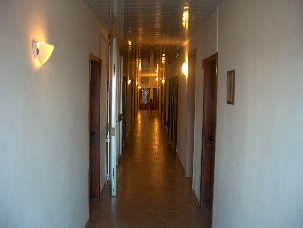 Hotel Trevi Cesenatico Exterior photo