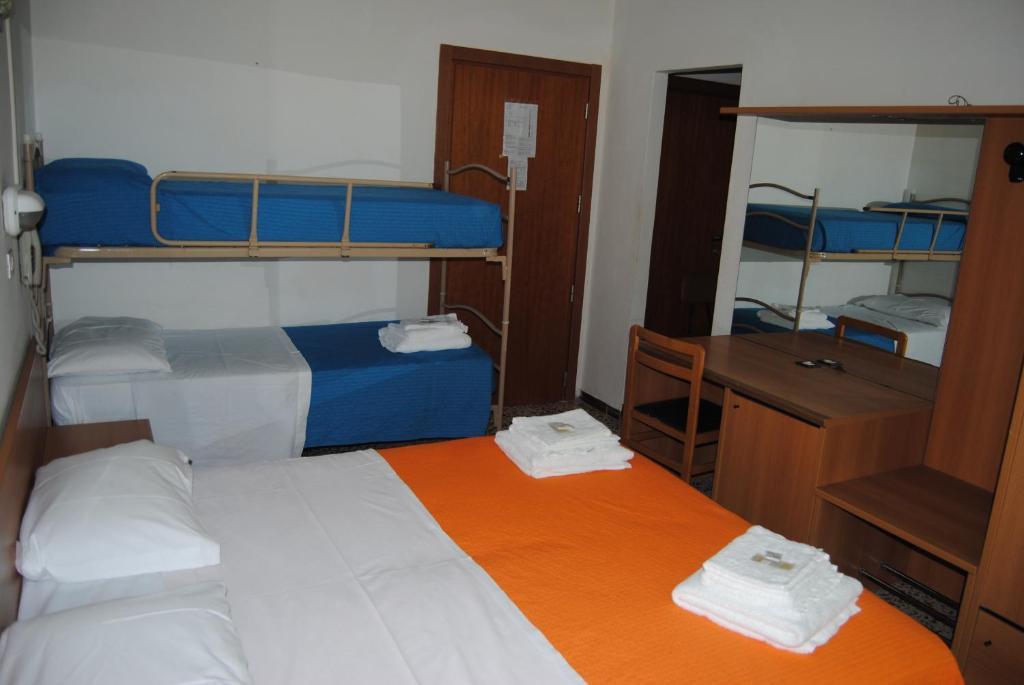 Hotel Trevi Cesenatico Room photo