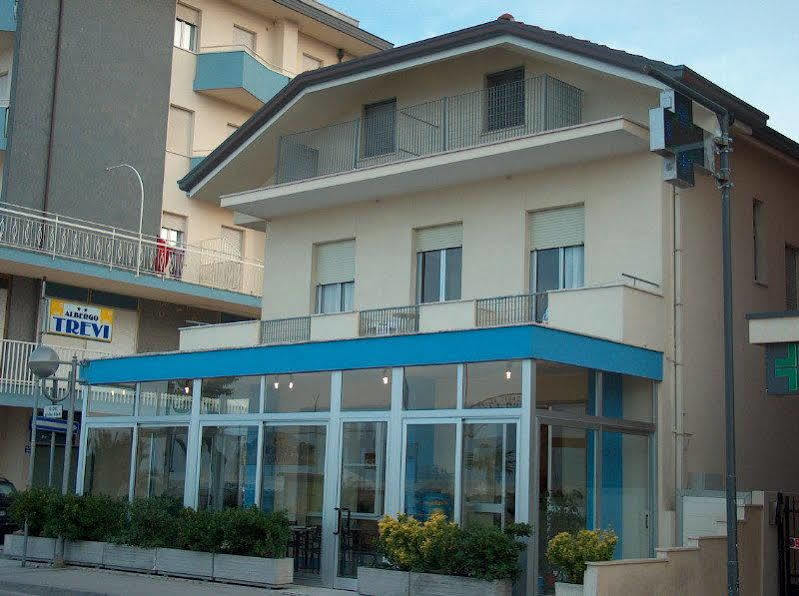 Hotel Trevi Cesenatico Exterior photo